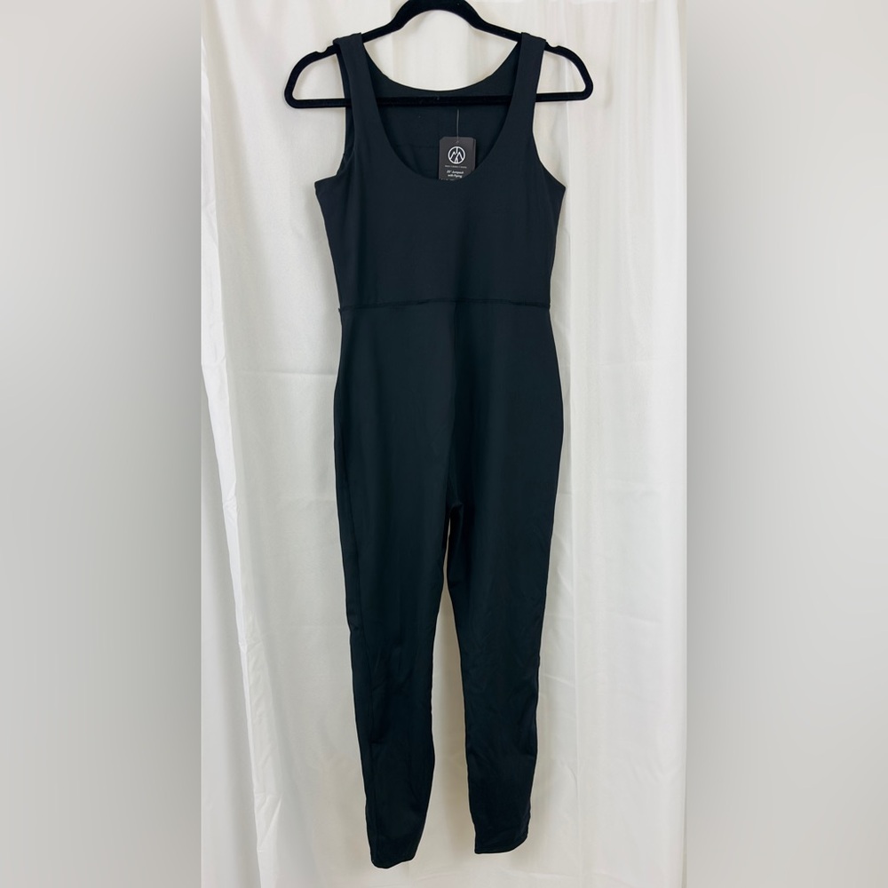 Move Theology Black 25” Sleeveless Jumpsuit with Piping & Scoop Back Large NWT - Picture 4 of 9